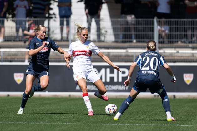 v.li. Feli Delacauw (TSG Hoffenheim, 24), Janina Hechler (VfB Stuttgart, 16), Laura Gloning (TSG Hoffenheim, 20) GER, VfB Stuttgart vs. TSG 1899 Hoffenheim, Fussball, Frauen, Testspiel, Freundschaftsspiel, Spielzeit 2025 2026, 09.08.2025, GER, VfB Stuttgart vs. TSG 1899 Hoffenheim, Fussball, Frauen, Testspiel, Freundschaftsspiel, Spielzeit 2025 2026, 09.08.2025 Stuttgart Copyright: xEibner-Pressefoto WolfgangxFrankx EP_WFK