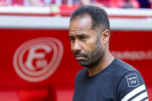 2. Fussball Bundesliga, Fortuna Düsseldorf - Hannover 96; 09.08.2025 Daniel Thioune (Fortuna Düsseldorf, Cheftrainer) 2. Fußball Bundesliga, Fortuna Düsseldorf - Hannover 96, 2. Spieltag, am 09.08.2025, Merkur Spiel-Arena, Düsseldorf. DFL regulations prohibit any use of photographs as image sequences and or quasi-video