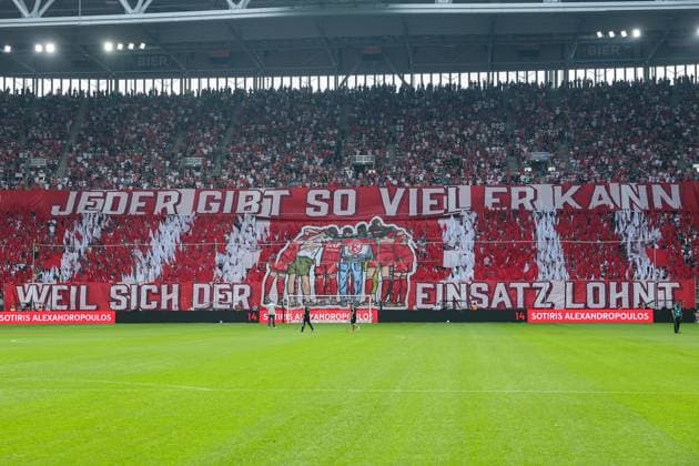 2. Bundesliga - Fortuna Düsseldorf - Hannover 96 am 09.08.2025 in der Merkur Spiel-Arena in Düsseldorf Die Fortuna Duesseldorf Fans mit einer Choreo, Choreographie, Choreografie