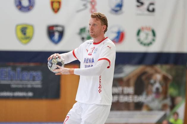 09.08.2025, xgox, Handball - Heide-Cup Aalborg Handbold - Kolstad Handbold emspor, v.l. Simon Jeppsson (Kolstad, 22) am Ball, plays the ball Schneverdingen