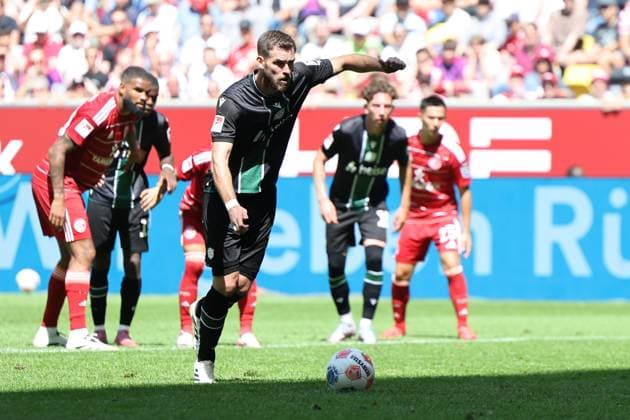 GER, 2. FBL. Fortuna Duesseldorf vs. Hannover 96 09.08.2025, Merkur Spiel-Arena, Duesseldorf, GER, 2. FBL. Fortuna Duesseldorf vs. Hannover 96, im Bild: Torjubel Jubel Jubellauf, 1:0 fuer Hannover 11 Meter durch Boris Tomiak (Hannover96 3),