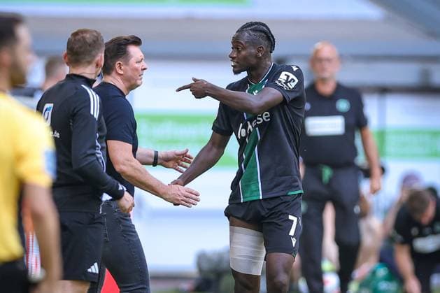 09.08.2025, Fußball, Fortuna Düsseldorf - Hannover 96, 2. Fußball Bundesliga, Merkur Spiel-Arena, Saison 2025 2026: Mustapha Bundu (Hannover96 07) Verletzt verletzung Bein Oberschenkel Verband DFB regulations prohibit any use of photographs as image sequences and or quasi-video. Nordrhein-Westfalen Deutschland