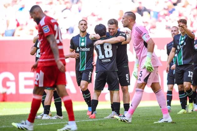 09.08.2025, Fußball, Fortuna Düsseldorf - Hannover 96, 2. Fußball Bundesliga, Merkur Spiel-Arena, Saison 2025 2026: Torjubel nach dem Tor zum 2:0 durch Torschütze Benjamin Källman (Hannover96 09) DFB regulations prohibit any use of photographs as image sequences and or quasi-video. Nordrhein-Westfalen Deutschland