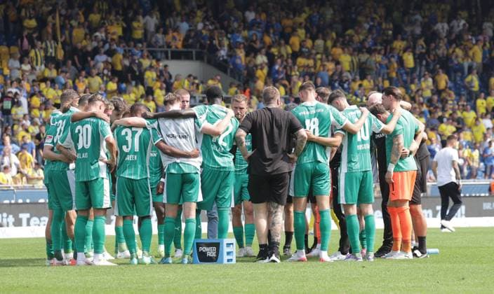 Mannschaftskreis Fuerth Fussball, Herren, Saison 2025 2026 2.BL, Eintracht Stadion, Eintracht Braunschweig gegen Spielvereinigung Greuther Fuerth 3-2 DFL REGULATIONS PROHIBIT ANY USE OF PHOTOGRAPHS AS IMAGE SEQUENCES AND OR QUASI-VIDEO.