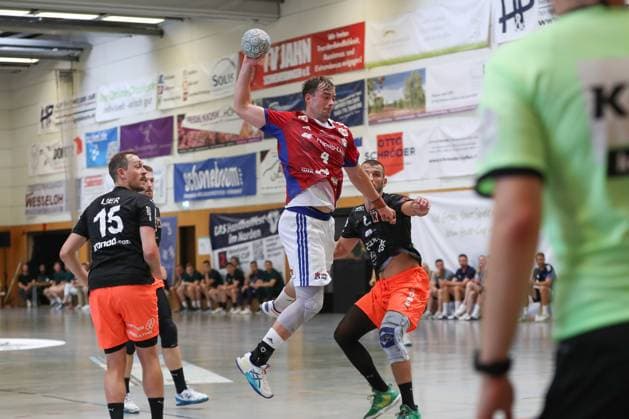 09.08.2025, xgox, Handball - Heide-Cup, Handball Verein Hamburg - Kadetten Schaffhausenemspor, v.l. Andreas Magaard (Hamburg, 4) wirft Tor, Torschuetze, erzielt Tor, Treffer, scores the goal Schneverdingen