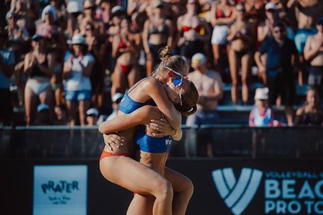 Beach volleyball, Beachvolleyball - Baden Challenge BADEN,AUSTRIA,09.AUG.25 - BEACH VOLLEYBALL - FIVB World Tour - Baden Challenge. Image shows the rejoicing of Valentyna Davidova (UKR) and Anhelina Khmil (UKR).  GEPAxpictures xAlexanderxSolc