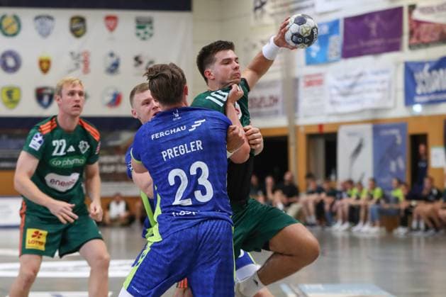 09.08.2025, xgox,Handball - Heide-Cup VfL Gummersbach - TSV Hannover-Burgdorf emspor, v.l. Ole Pregler (Gummersbach, 23), Renars Uscins (Hannover, 10) Zweikampf, Duell, Kampf, tackle Schneverdingen