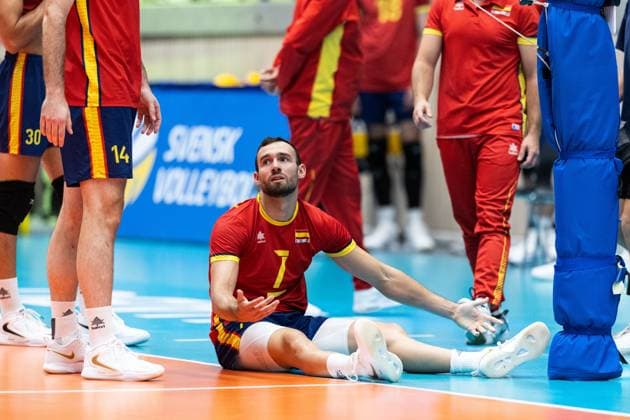 250809 Jordi Ramon Ferragut of Spain looks dejected during Eurovolley Qualifier match between Sweden and Spain on August 9, 2025 in Habo. Photo: Robert Boman BILDBYRAN kod XZ XZ0216 volleyboll volleyball landslaget sverige spanien national team, Nationalteam bbeng em-kval em kval herrlandslaget depp Copyright: ROBERTxBOMAN BB250809BB622