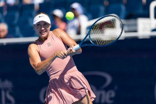 August 9, 2025, Mason, Ohio, USA: Mason, Ohio; Cincinnati Open Tennis Tournament - 2025 08 09 - Anastasia Potapova plays a ball against opponent Iga Swiatek. - ZUMAPress Mason USA - ZUMAn24_ 20250809_zaf_n24_032 Copyright: xWallyxNellx