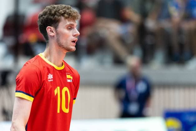 250809 Adrian Olalla Gomez of Spain looks dejected during Eurovolley Qualifier match between Sweden and Spain on August 9, 2025 in Habo. Photo: Robert Boman BILDBYRAN kod XZ XZ0216 volleyboll volleyball landslaget sverige spanien national team, Nationalteam bbeng em-kval em kval herrlandslaget depp Copyright: ROBERTxBOMAN BB250809BB653