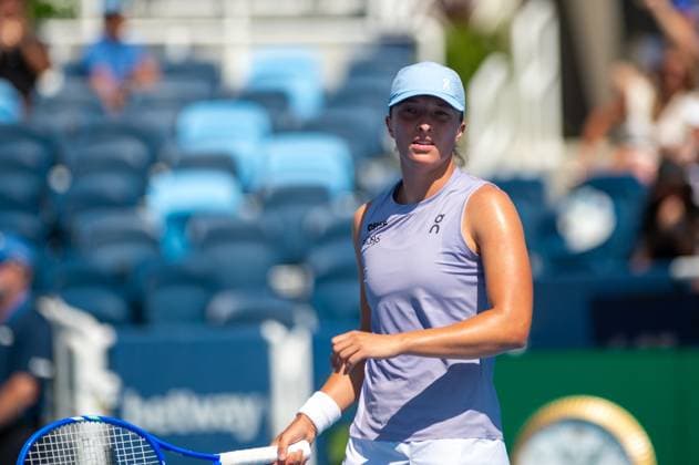 Cincinnati Open Round 2: Iga Swiatek V Anastasia Potapova Iga Swiatek is seen during the second round match between Iga Swiatek and Anastasia Potapova at the Cincinnati Open in Mason, Ohio, on August 9, 2025. Mason Ohio United States  Copyright: xJasonxWhitmanx originalFilename:whitman-cincinna250809_nprtp.jpg