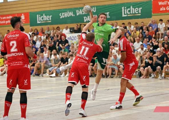 09.08.2025, xovx, Handball Lindencup 2025, HSG Wetzlar - MT Melsungen v.l. Ruben Marchan (MT Melsungen), Dimitri Ignatow (MT Melsungen), Dominik Mappes (HSG Wetzlar), Adrian Sipos (MT Melsungen) Linden Stadthalle Hessen Deutschland (DE)