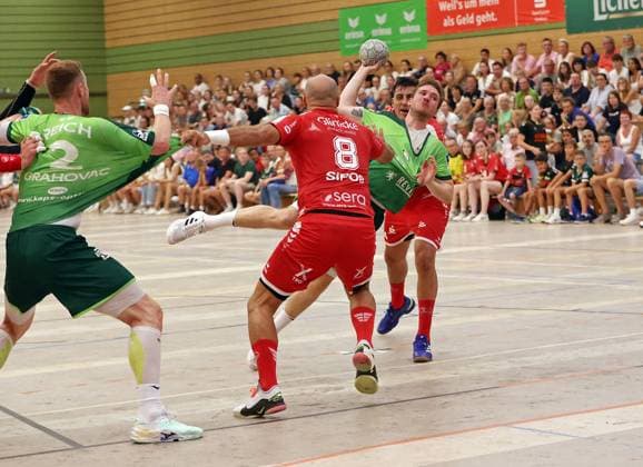 09.08.2025, xovx, Handball Lindencup 2025, HSG Wetzlar - MT Melsungen v.l. Nikola Grahovac (HSG Wetzlar), Adrian Sipos (MT Melsungen), Dominik Mappes (HSG Wetzlar), Alexandre Cavalcanti (MT Melsungen) Linden Stadthalle Hessen Deutschland (DE)