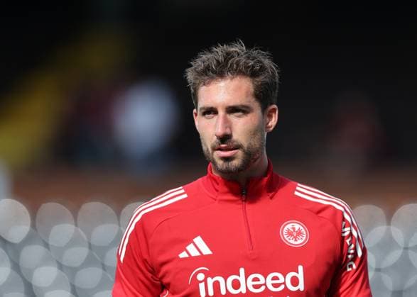 London, England, 9th August 2025. Kevin Trapp of Eintracht Frankfurt during the Fulham vs Eintracht Frankfurt Pre Season Friendly match at Craven Cottage, London. Picture credit should read: David Klein Sportimage EDITORIAL USE ONLY. No use with unauthorised audio, video, data, fixture lists, club league logos or live services. Online in-match use limited to 120 images, no video emulation. No use in betting, games or single club league player publications. SPI_023_DK_Fulham_Frankfurt SPI-4054-0021