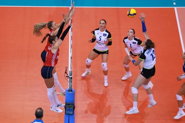 Croatia v Kosovo: CEV EuroVolley 2026 Qualifiers Mirta Freund and Mika Grbavica of Croatia and Valmira Ramadani, Zyla Kadriu and Dhurate Sylejmani of Kosovo during the CEV EuroVolley 2026 Qualification Phase group G Leg 4 match between Croatia and Kosovo at Gradski vrt Hall in Osijek, Croatia, on August 9, 2025.  DavorxJavorovic PIXSELL