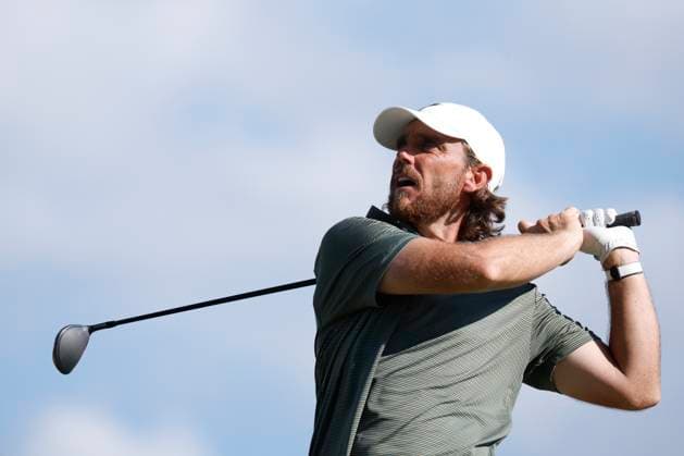 MEMPHIS, TN - AUGUST 09: Tommy Fleetwood of England watches his tee shot on No. 18 during the third round of the FedEx St. Jude Championship, August 9, 2025, at TPC Southward in Memphis, Tennessee. (Photo by Matthew Maxey Icon Sportswire) GOLF: AUG 09 PGA, Golf Herren FedEx Cup Playoffs - FedEx St. Jude Championship EDITORIAL USE ONLY Icon250809080