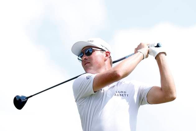 MEMPHIS, TN - AUGUST 09: Ben Griffin of the United States watches his tee shot on No. 18 during the third round of the FedEx St. Jude Championship, August 9, 2025, at TPC Southward in Memphis, Tennessee. (Photo by Matthew Maxey Icon Sportswire) GOLF: AUG 09 PGA, Golf Herren FedEx Cup Playoffs - FedEx St. Jude Championship EDITORIAL USE ONLY Icon250809064