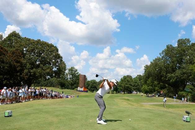 MEMPHIS, TN - AUGUST 09: Collin Morikawa of the United States hits his tee shot on No. 9 during the third round of the FedEx St. Jude Championship, August 9, 2025, at TPC Southward in Memphis, Tennessee. (Photo by Matthew Maxey Icon Sportswire) GOLF: AUG 09 PGA, Golf Herren FedEx Cup Playoffs - FedEx St. Jude Championship EDITORIAL USE ONLY Icon250809044