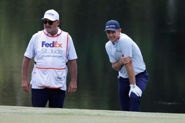 MEMPHIS, TN - AUGUST 09: Justin Rose of England and his caddie wait for a rules official on No. 9 during the third round of the FedEx St. Jude Championship, August 9, 2025, at TPC Southward in Memphis, Tennessee. (Photo by Matthew Maxey Icon Sportswire) GOLF: AUG 09 PGA, Golf Herren FedEx Cup Playoffs - FedEx St. Jude Championship EDITORIAL USE ONLY Icon250809047