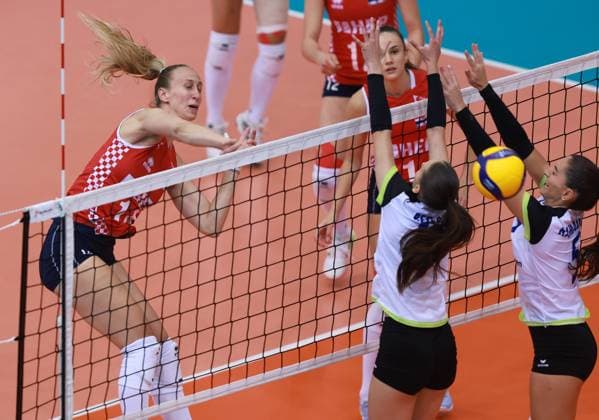 (250810) -- OSIJEK, Aug. 10, 2025 -- Martina Samadan (L) of Croatia spikes the ball during the CEV EuroVolley 2026 Qualification Phase group G Leg 4 match between Croatia and Kosovo in Osijek, Croatia, on Aug. 9, 2025. (Photo by PIXSELL via Xinhua) (SP)CROATIA-OSIJEK-VOLLEYBALL-CEV EUROVOLLEY 2026-QUALIFICATION-CRO VS KOS DavorxJavorovic 