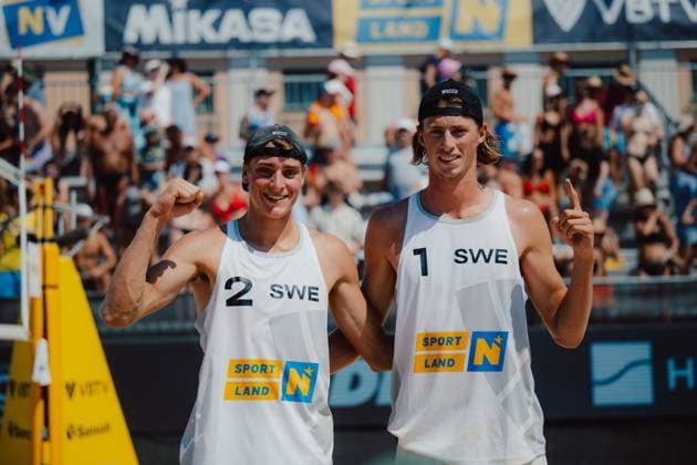 Beach volleyball, Beachvolleyball - Baden Challenge BADEN,AUSTRIA,10.AUG.25 - BEACH VOLLEYBALL - FIVB World Tour - Baden Challenge. Image shows the rejoicing of Elmer Andersson (SWE) and Jacob Hoelting Nilsson (SWE).  GEPAxpictures xAlexanderxSolc