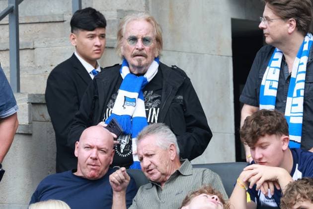 DEU, DFL, 2. FBL, Hertha BSC vs. Karlsruher SC, 10.08.2025, Berliner Olympiastadion, Berlin, DEU, DFL, 2. FBL, Hertha BSC vs. Karlsruher SC, im Bild Frank Zander DFL - regulations prohibit any use of Photographs as image sequences and or quasi-video