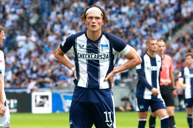 DEU, DFL, 2. FBL, Hertha BSC vs. Karlsruher SC, 10.08.2025, Berliner Olympiastadion, Berlin, DEU, DFL, 2. FBL, Hertha BSC vs. Karlsruher SC, im Bild Fabian Reese (Hertha BSC Berlin 11) DFL - regulations prohibit any use of Photographs as image sequences and or quasi-video *** DEU, DFL, 2 FBL, Hertha BSC vs Karlsruher SC, 10 08 2025, Berliner Olympiastadion, Berlin, DEU, DFL, 2 FBL, Hertha BSC vs Karlsruher SC, im Bild Fabian Reese Hertha BSC Berlin 11 DFL regulations prohibit any use of Photographs as image sequences and or quasi video nordphotoxGmbHx xEngler nph00076