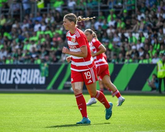 Fußball I Frauen I Saison 2025-2026 I Testspiel I VfL Wolfsburg - 1. FC Union Berlin I 10.08.2025 Samantha Steuerwald (19, 1. FC Union Berlin) Freisteller, Nahaufnahme, Porträt, Portrait, Einzelfoto, Einzelbild, Körper Wolfsburg AOK Stadion Niedersachsen Deutschland Copyright: xLobeca InesxHähnelx