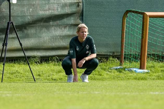 Friederike Kromp (Fritzy Kromp, Trainerin, Cheftrainerin, SV Werder Bremen), 10.08.2025, Bremen (Deutschland), Fussball, Testspiel Frauen, SV Werder Bremen - SC Heerenveen