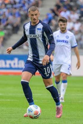 GER, Berlin, Fussball, Hertha BSC vs Karlsruher SC, KSC, DFB, 2 Bundesliga, Spielzeit 2025 2026, 10.08.25 v.l. Michael Cuisance (Hertha BSC), DFB DFL REGULATIONS PROHIBIT ANY USE OF PHOTOGRAPHS AS IMAGE SEQUENCES AND OR QUASI-VIDEO,