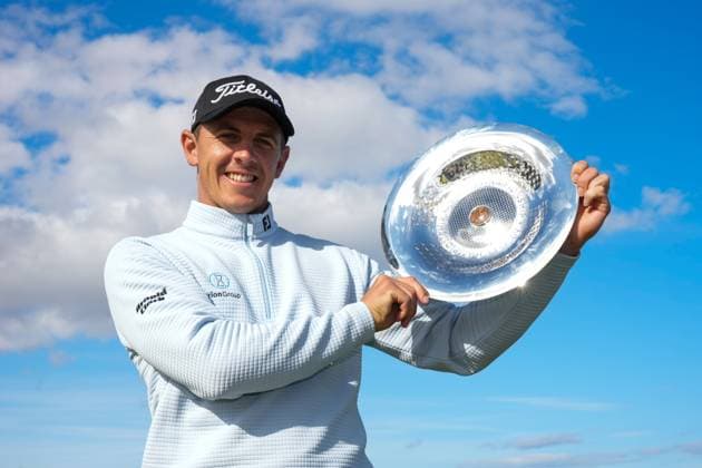 Sport Bilder des Tages Grant Forrest (SCO) holds the NEXO Championship trophy. Nexo Championship, Day Four, Golf, Trump International Golf Links, Aberdeenshire, Scotland, UK - 10 Aug 2025Aberdeenshire Trump International Golf Links Scotland United Kingdom EDITORIAL USE ONLY No use with unauthorised audio, video, data, fixture lists, club league logos or live services. Online in-match use limited to 120 images, no video emulation. No use in betting, games or single club league player publications.  Copyright: xStuartxWallace Shutterstockx 15429702aq