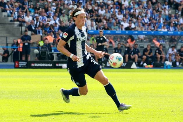 DEU, DFL, 2. FBL, Hertha BSC vs. Karlsruher SC, 10.08.2025, Berliner Olympiastadion, Berlin, DEU, DFL, 2. FBL, Hertha BSC vs. Karlsruher SC, im Bild Fabian Reese (Hertha BSC Berlin 11) DFL - regulations prohibit any use of Photographs as image sequences and or quasi-video *** DEU, DFL, 2 FBL, Hertha BSC vs Karlsruher SC, 10 08 2025, Berliner Olympiastadion, Berlin, DEU, DFL, 2 FBL, Hertha BSC vs Karlsruher SC, im Bild Fabian Reese Hertha BSC Berlin 11 DFL regulations prohibit any use of Photographs as image sequences and or quasi video nordphotoxGmbHx xEngler nph00076