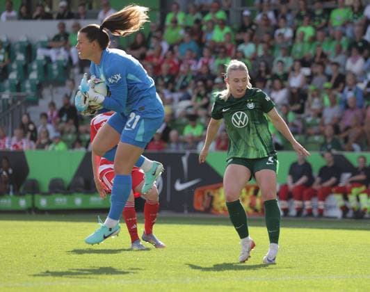 Martina Tufekovic (VfL Wolfsburg) Fussball, Frauen, Saison 2025 2026, 1.Liga, Google Pixel Frauen-Bundesliga, VfL Wolfsburg gegen Union Berlin, Saisonvorbereitung, Testspiel, 0-2, Fanfest DFL REGULATIONS PROHIBIT ANY USE OF PHOTOGRAPHS AS IMAGE SEQUENCES AND OR QUASI-VIDEO.