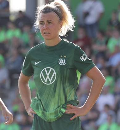 Lena Lattwein (VfL Wolfsburg) Fussball, Frauen, Saison 2025 2026, 1.Liga, Google Pixel Frauen-Bundesliga, VfL Wolfsburg gegen Union Berlin, Saisonvorbereitung, Testspiel, 0-2, Fanfest DFL REGULATIONS PROHIBIT ANY USE OF PHOTOGRAPHS AS IMAGE SEQUENCES AND OR QUASI-VIDEO.