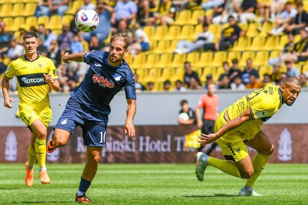 v.li.: Luca Duric (TSG II, 10), Lamar Yarbrough (Alemannia Aachen, 25), Zweikampf, Duell, duel, tackle, tackling, Dynamik, Action, Aktion, 09.08.2025, Aachen (Deutschland), Fussball, 3. Liga, TSV Alemannia Aachen - TSG Hoffenheim II, Fussball, 3. Liga, TSV Alemannia Aachen - TSG Hoffenheim II, DFB DFL REGULATIONS PROHIBIT ANY USE OF PHOTOGRAPHS AS IMAGE SEQUENCES AND OR QUASI-VIDEO. *** v li Luca Duric TSG II, 10 , Lamar Yarbrough Alemannia Aachen, 25 , duel, duel, tackle, tackling, dynamics, action, action, 09 08 2025, Aachen Germany , Football, 3 Liga, TSV Alemannia Aachen TSG Hoffenheim II, Football, 3 Liga, TSV Alemannia Aachen TSG Hoffenheim II, DFB DFL REGULATIONS PROHIBIT ANY USE OF PHOTOGRAPHS AS IMAGE SEQUENCES AND OR QUASI VIDEO xmhx