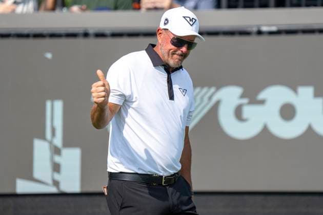 BOLINGBROOK, IL - AUGUST 10: Phil Mickelson gives a thumbs up to the crowd at the sixth tee during the final round of LIV Golf Chicago on Sunday, August 10, 2025 at Bolingbrook Golf Club in Bolingbrook, IL (Photo by Ben Hsu Icon Sportswire) GOLF: AUG 10 LIV Golf Chicago EDITORIAL USE ONLY Icon224250810088