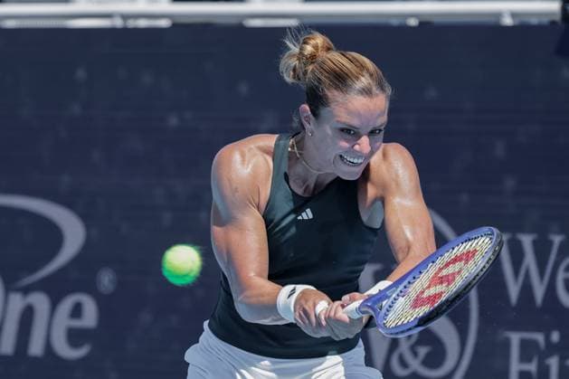 August 10, 2025, Mason, Ohio, U.S: Maria Sakkari (GRE) hits a two-handed backhand during SundayÃ¢â‚¬â ¢s second round of the Cincinnati Open at the Lindner Family Tennis Center, Mason, Oh. Mason U.S - ZUMAs304 20250810_zaf_s304_168 Copyright: xScottxStuartx