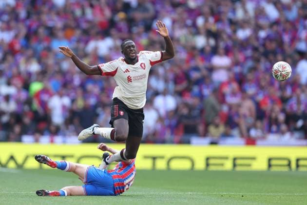 London, England, 10th August 2025. Ibrahima KonatÃ of Liverpool is challenged by Will Hughes of Crystal Palace during the Crystal Palace vs Liverpool FA Community Shield match at Wembley Stadium, London. Picture credit should read: Paul Terry Sportimage EDITORIAL USE ONLY. No use with unauthorised audio, video, data, fixture lists, club league logos or live services. Online in-match use limited to 120 images, no video emulation. No use in betting, games or single club league player publications. SPI_196_PT_Crystal_Palace_Liverpool SPI-4057-0284
