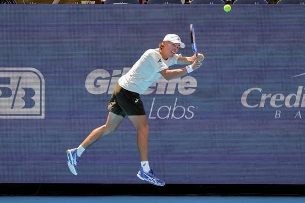 August 10, 2025, Mason, Ohio, U.S: Alex De Minaur (AUS) hits a two-handed backhand during SundayÃ¢â‚¬â ¢s second round of the Cincinnati Open at the Lindner Family Tennis Center, Mason, Oh. Mason U.S - ZUMAs304 20250810_zaf_s304_191 Copyright: xScottxStuartx