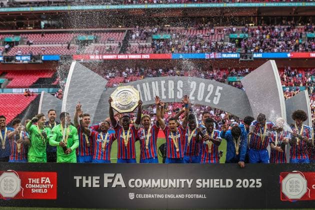 The FA Community Shield Crystal Palace vs Liverpool Crystal Palace lift the FA Community Shield during the The FA Community Shield match Crystal Palace vs Liverpool at Wembley Stadium, London, United Kingdom, 10th August 2025 (Photo by Alfie Cosgrove News Images) London Wembley Stadium Greater London United Kingdom Copyright: xAlfiexCosgrove NewsxImagesx