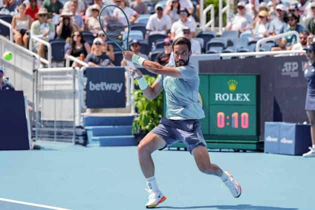August 10, 2025, Mason, Ohio, U.S: Damir Dzumhur (BIH) hits a two-handed backhand during SundayÃ¢â‚¬â ¢s second round of the Cincinnati Open at the Lindner Family Tennis Center, Mason, Oh. Mason U.S - ZUMAs304 20250810_zaf_s304_003 Copyright: xScottxStuartx