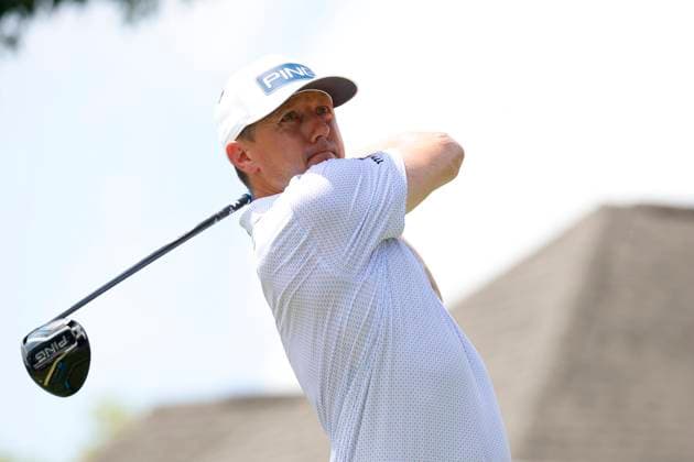 MEMPHIS, TN - AUGUST 10: Mackenzie Hughes of Canada watches his drive on No. 18 during the final round of the FedEx St. Jude Championship, August 10, 2025, at TPC Southwind in Memphis, Tennessee. (Photo by Matthew Maxey Icon Sportswire) GOLF: AUG 10 PGA, Golf Herren FedEx Cup Playoffs - FedEx St. Jude Championship EDITORIAL USE ONLY Icon250810018