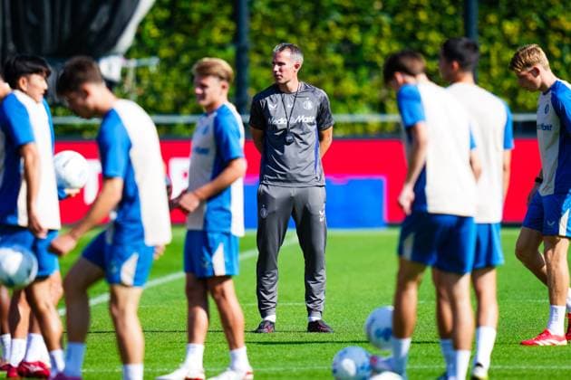 UEFA Champions League 2025-2026: training of Feyenoord Rotterdam - Coach Robin van Persie of Feyenoord Rotterdam during the training of Feyenoord in preparation of the UEFA Champions League qualification duel against Fenerbahce SK at Trainingscomplex 1908 on 11 August 2025 in Rotterdam, The Netherlands. (VK Sportphoto Danny de Groot) Copyright: xDannyxdexGrootx