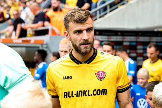 Lars Bünning (SG Dynamo Dresden,23) - 2. Fußball Bundesliga Saison 2025-2026 SG Dynamo Dresden vs. 1. FC Magdeburg im Rudolf Harbig Stadion in Dresden - Fußball,Mann,Männer,Deutschland,09.08.2025 *** Lars Bünning SG Dynamo Dresden,23 2 Soccer Bundesliga Season 2025 2026 SG Dynamo Dresden vs 1 FC Magdeburg at Rudolf Harbig Stadium in Dresden Soccer,Man,Men,Germany,09 08 2025