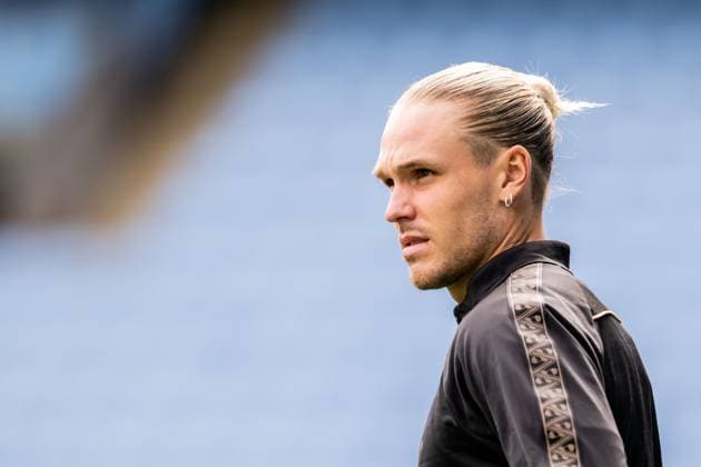 250811 Arnor Sigurdsson during a UEFA Champions League training session with Malmö FF on August 11, 2025 in Malmö. Photo: Petter Arvidson BILDBYRAN kod PA PA1059 fotboll football soccer fotball uefa champions league champions league träning practice training malmö ff bbeng Copyright: PETTERxARVIDSON BB250811PA030