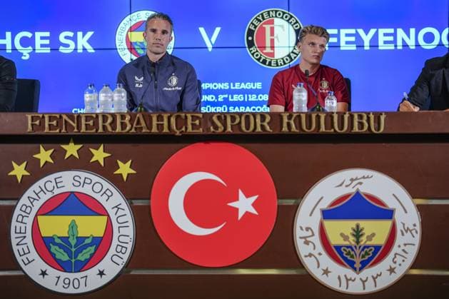 Ahead of Fenerbahce v Feyenoord - UEFA Champions League ISTANBUL, TURKIYE - AUGUST 11: Head coach Robin van Persie of Feyenoord and player Sem Steijn hold a press conference, PK, Pressekonferenz ahead of UEFA Champions League third qualifying round second leg football match against Feyenoord in Istanbul, Turkiye on August 11, 2025. Agit Erdi Ulukaya Anadolu Istanbul Turkey. Editorial use only. Please get in touch for any other usage.  Copyright: x2025xAnadoluxAgitxErdixUlukayax