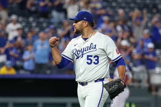 August 11, 2025: Kansas City Royals relief pitcher Carlos Estevez (53) reacts to the Royals win over the Washington Nationals at Kauffman Stadium in Kansas City, MO. CSM Kansas City United States of America - ZUMAc04_ 20250811_zma_c04_038 Copyright: xDavidxSmithx