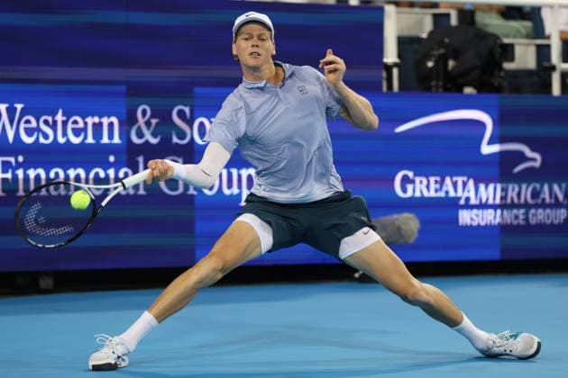 August 11, 2025, Mason, Ohio, United States: JANNIK SINNER of Italy during the match against G. Diallo of Canada in the third round of the Cincinnati Open at the Lindner Family Tennis Center. Mason, Ohio. Sinner won 6:2, 7:6 Mason United States - ZUMAc278 20250811_zsp_c278_036 Copyright: xMarcinxCholewinskix