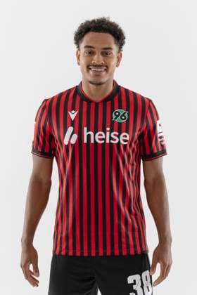 Monju Thaddäus Momuluh (Hannover 96), 2. BL GER, Hannover 96 Porträttermin 2025 2026 Fußball, GER Fussball 2. BL Bundesliga 2025 2026 Porträttermin Hannover96