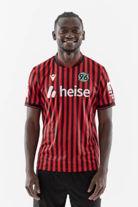 Mustapha Bundu (Hannover 96), 2. BL GER, Hannover 96 Porträttermin 2025 2026 ( Mustapha Bundu Shong Hames ) Fußball, GER Fussball 2. BL Bundesliga 2025 2026 Porträttermin Hannover96